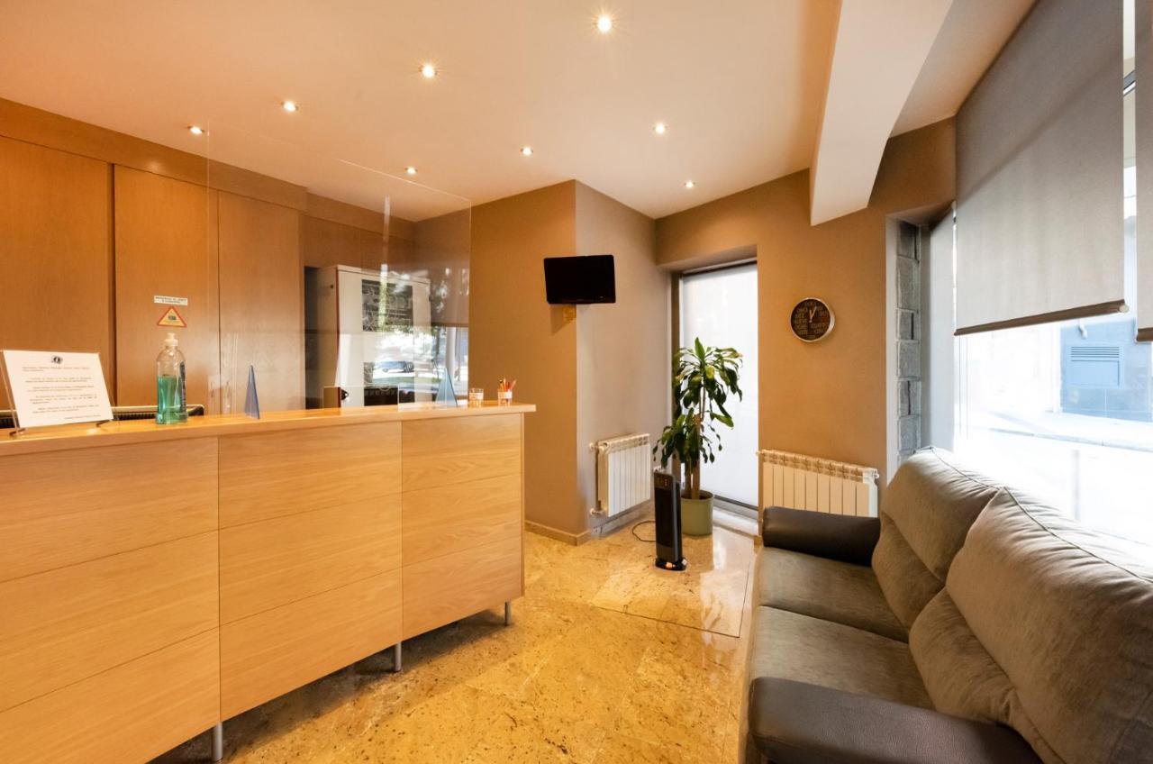 Aparthotel Iceberg Sant Julià de Lòria Екстериор снимка