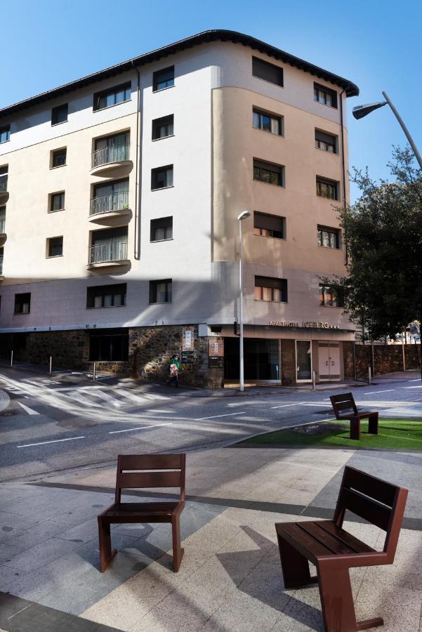 Aparthotel Iceberg Sant Julià de Lòria Екстериор снимка
