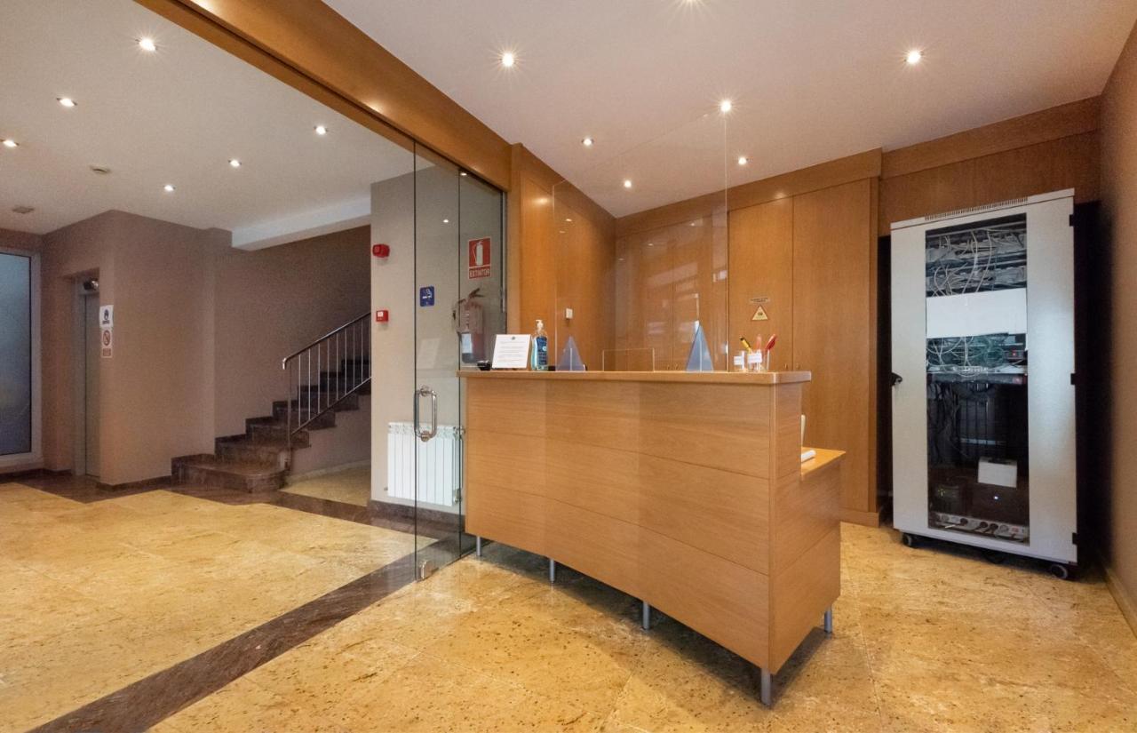 Aparthotel Iceberg Sant Julià de Lòria Екстериор снимка