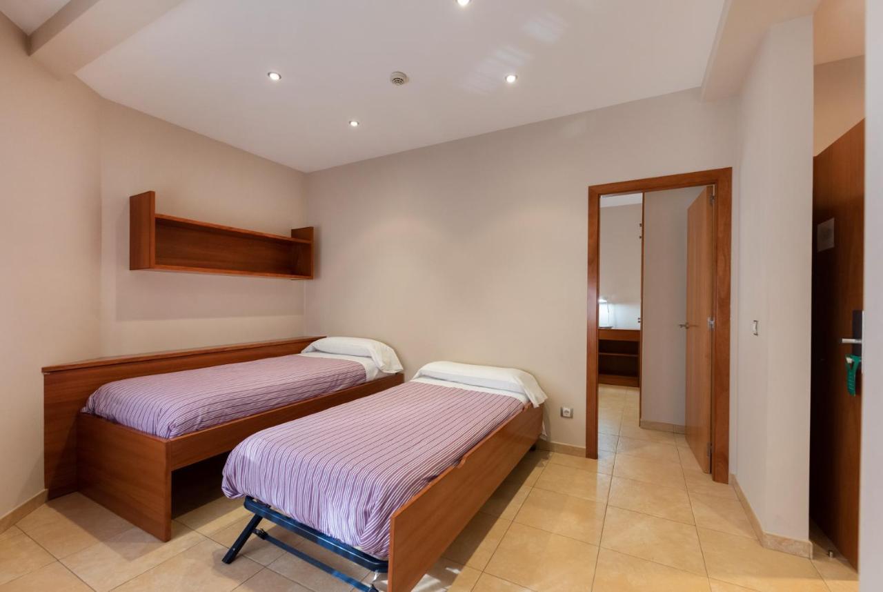 Aparthotel Iceberg Sant Julià de Lòria Екстериор снимка
