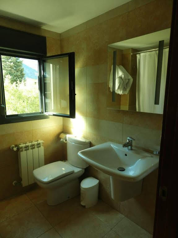 Aparthotel Iceberg Sant Julià de Lòria Екстериор снимка